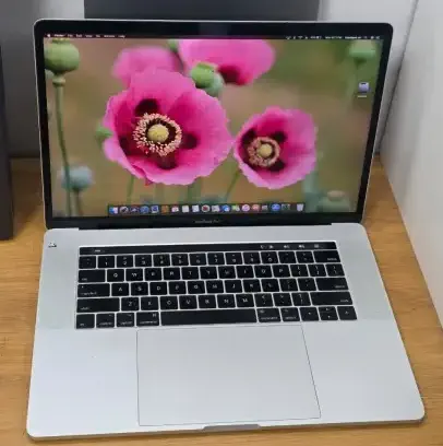 Refurb Apple MacBooks