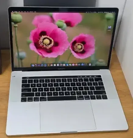 MacBook Pro 16 inch i7